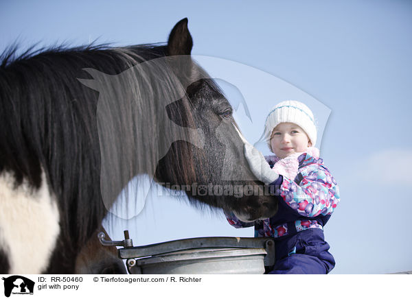 Mdchen mit Pony / girl with pony / RR-50460