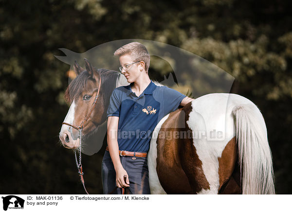 Junge und Pony / boy and pony / MAK-01136