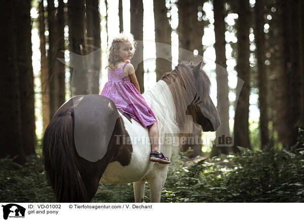 Mdchen udn Pony / girl and pony / VD-01002