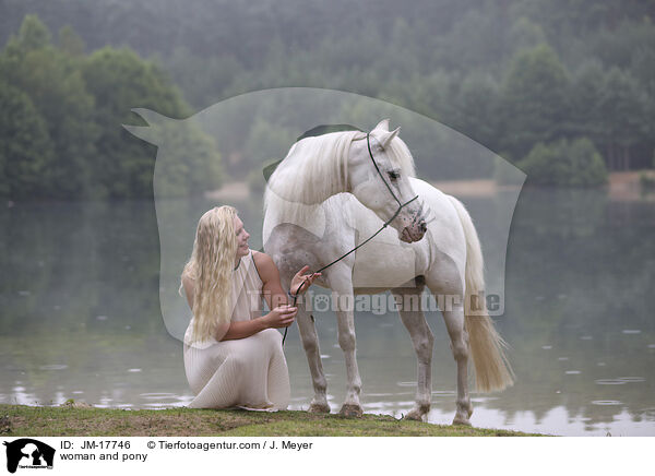 Frau und Pony / woman and pony / JM-17746