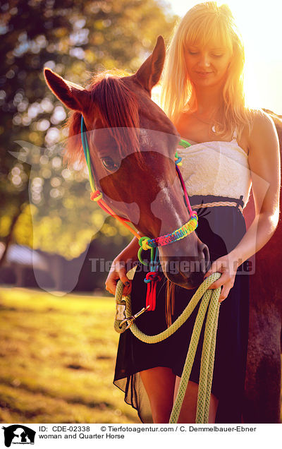 Frau und Quarter Horse / woman and Quarter Horse / CDE-02338