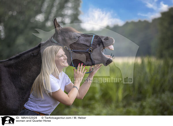 Frau und Quarter Horse / woman and Quarter Horse / MAH-02928