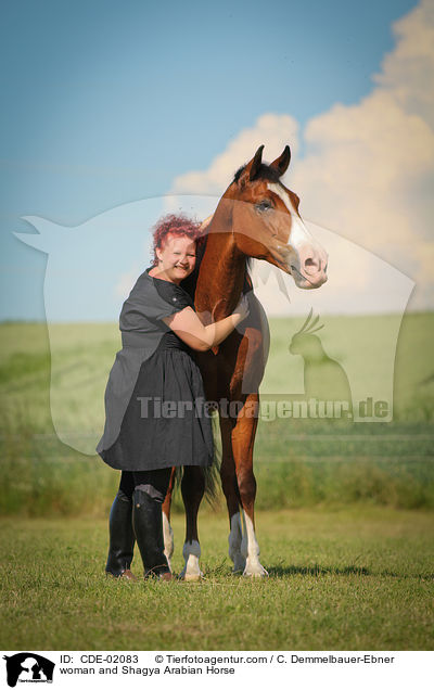 Frau und Shagya Araber / woman and Shagya Arabian Horse / CDE-02083