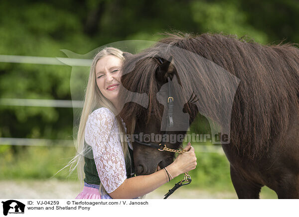 Frau und Shetland Pony / woman and Shetland Pony / VJ-04259