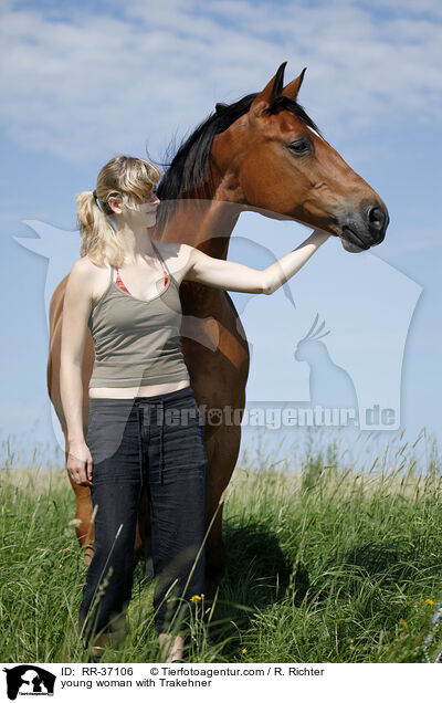 junge Frau mit Trakehner / young woman with Trakehner / RR-37106