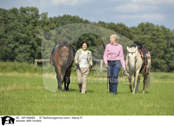 Frauen mit Pferden / woman with horses / AP-08885