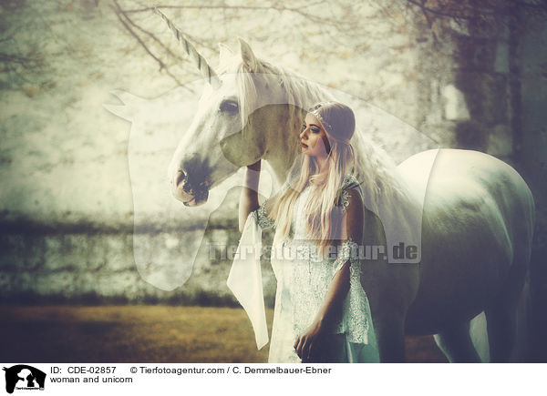 Frau und Einhorn / woman and unicorn / CDE-02857