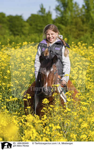 girl rides Horse / AM-06946
