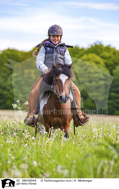 girl rides Horse / AM-06949