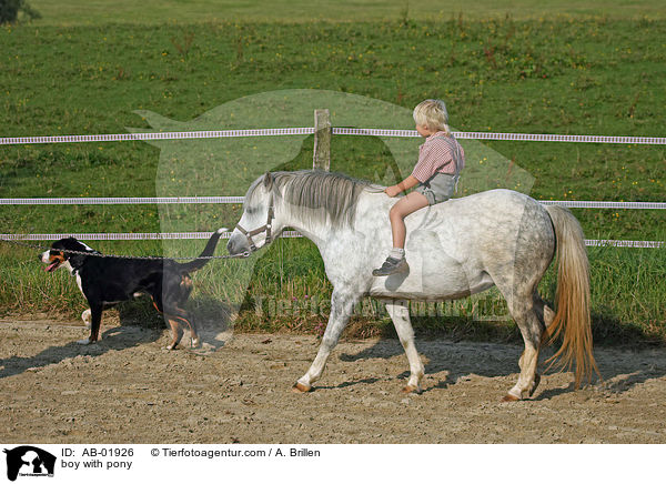 Junge und Pony / boy with pony / AB-01926