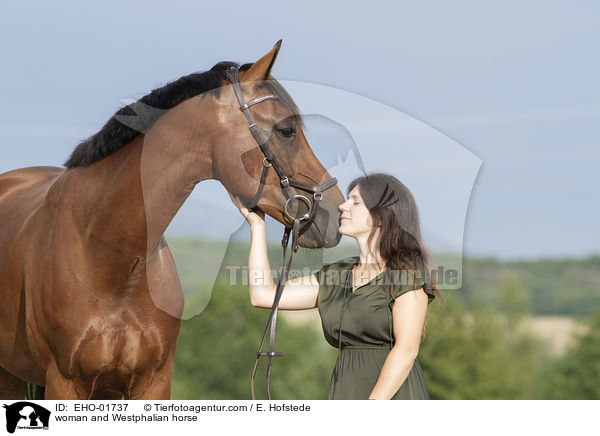 Frau und Westfale / woman and Westphalian horse / EHO-01737