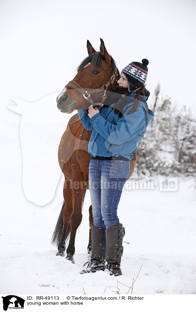 junge Frau mit Pferd / young woman with horse / RR-49113