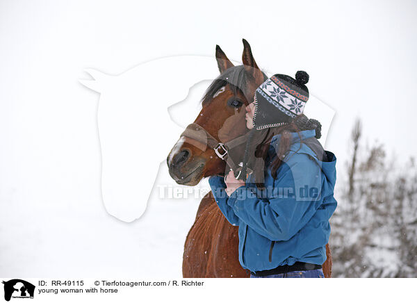 junge Frau mit Pferd / young woman with horse / RR-49115