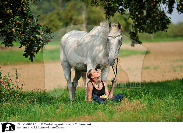 Frau und Lipizzaner-Mix / woman and Lipizzan-Horse-Cross / YJ-09645