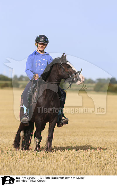 Mdchen reitet Tinker-Mix / girl rides Tinker-Cross / PM-08053