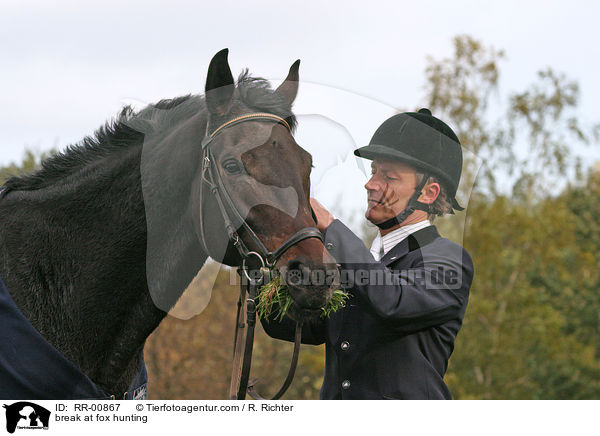 Rast bei der Fuchsjagd / break at fox hunting / RR-00867