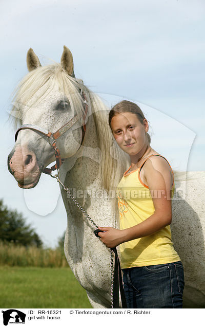 Mdchen mit Pferd / girl with horse / RR-16321