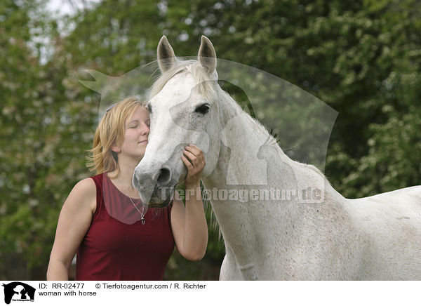 Frau mit Pferd / woman with horse / RR-02477