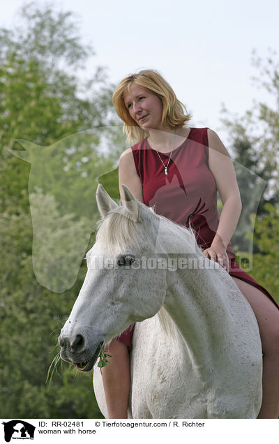 Frau mit Pferd / woman with horse / RR-02481