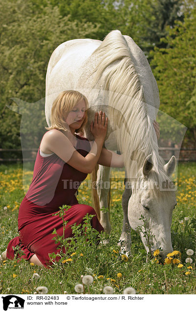 Frau mit Pferd / woman with horse / RR-02483