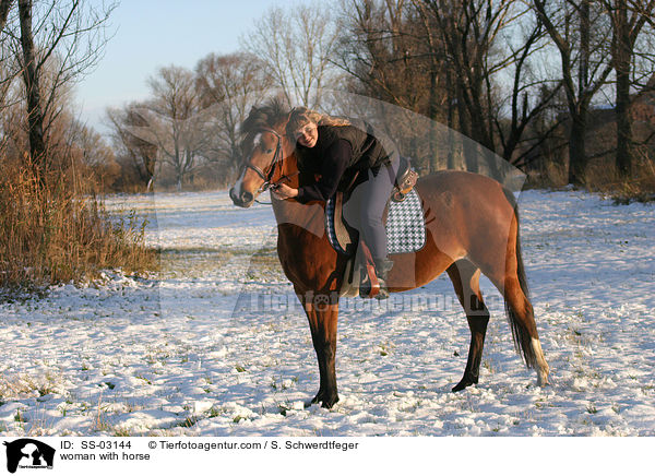 Reiterin mit Pferd / woman with horse / SS-03144