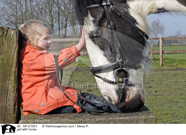 Mdchen mit Pferd / girl with horse / AP-01051