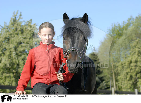 Mdchen mit Pferd / girl with horse / AP-01427