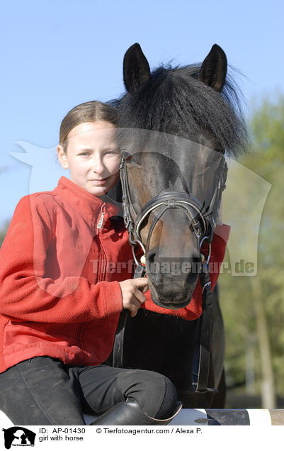 Mdchen mit Pferd / girl with horse / AP-01430