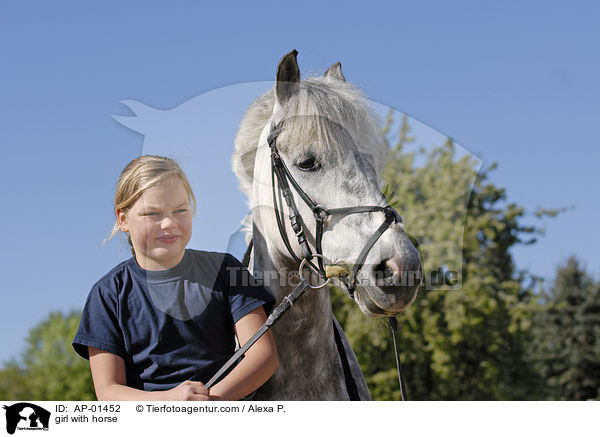 Mdchen mit Pferd / girl with horse / AP-01452