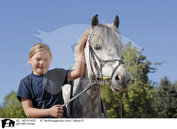 Mdchen mit Pferd / girl with horse / AP-01453