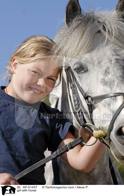 Mdchen mit Pferd / girl with horse / AP-01457
