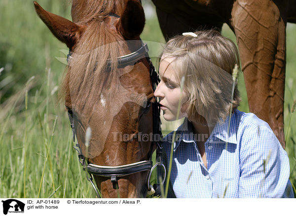 girl with horse / AP-01489