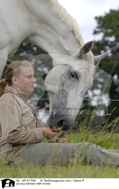 young woman with horse / AP-01765