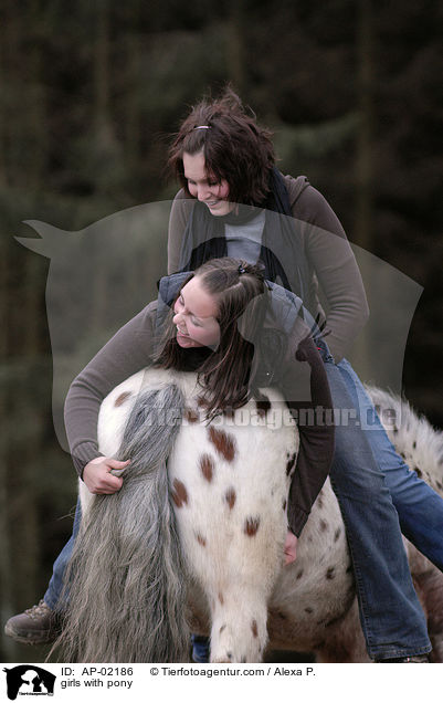 Mdels mit Pony / girls with pony / AP-02186