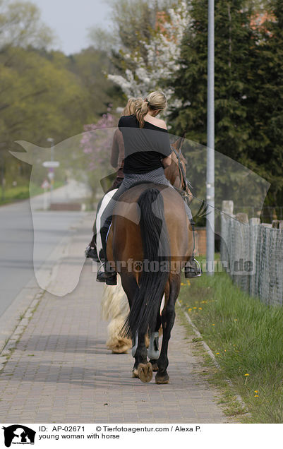 junge Frau mit Pferd / young woman with horse / AP-02671