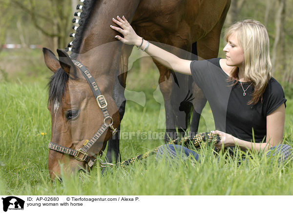 junge Frau mit Pferd / young woman with horse / AP-02680