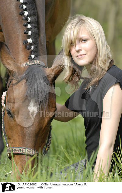 junge Frau mit Pferd / young woman with horse / AP-02682