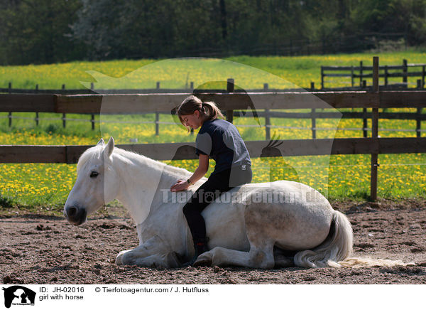 Mdchen mit Pferd / girl with horse / JH-02016