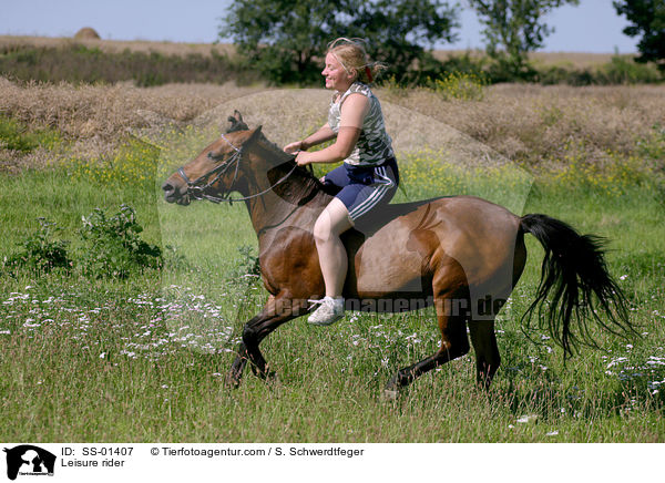 Reiterin auf einem Pony / Leisure rider / SS-01407