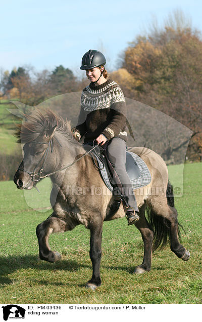 Freizeitreiten / riding woman / PM-03436