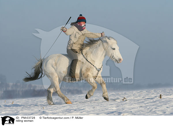 Freizeitreiten / riding woman / PM-03728