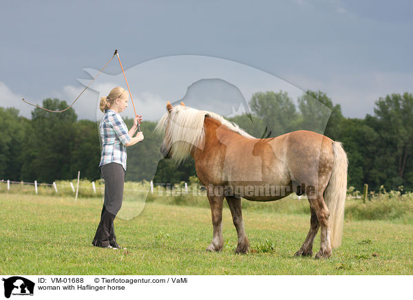 Frau mit Haflinger / woman with Haflinger horse / VM-01688