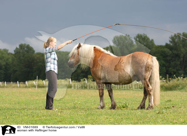 Frau mit Haflinger / woman with Haflinger horse / VM-01689