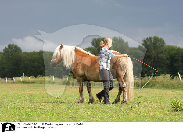 Frau mit Haflinger / woman with Haflinger horse / VM-01690