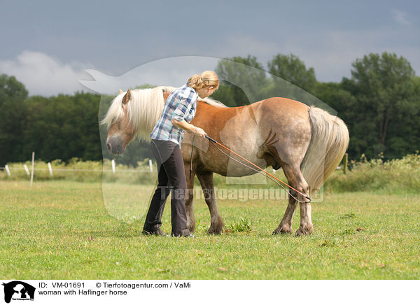 Frau mit Haflinger / woman with Haflinger horse / VM-01691