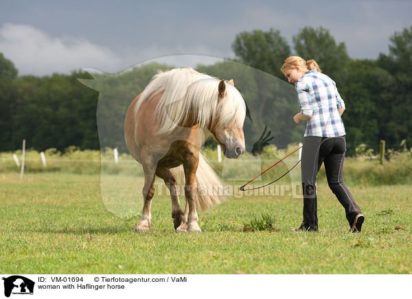 Frau mit Haflinger / woman with Haflinger horse / VM-01694