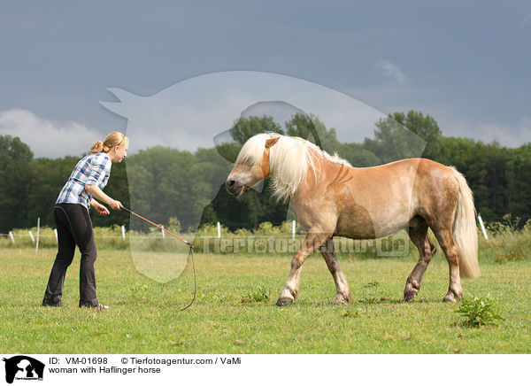 Frau mit Haflinger / woman with Haflinger horse / VM-01698