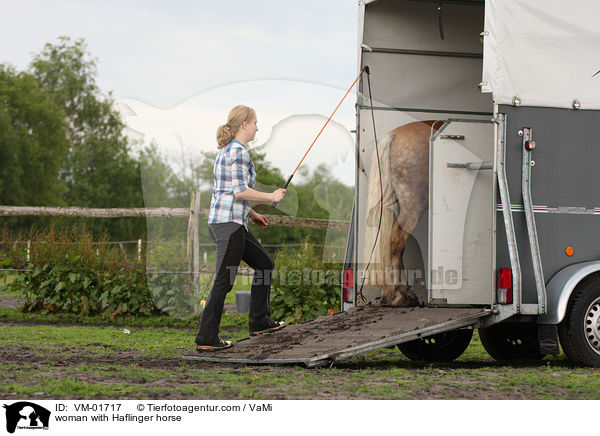 woman with Haflinger horse / VM-01717
