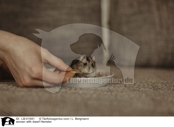 woman with dwarf Hamster / LB-01681