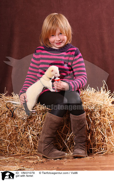 Mdchen mit Frettchen / girl with ferret / VM-01078
